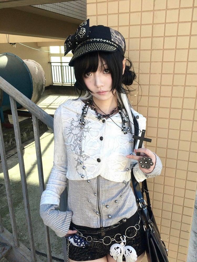 Y2K White / Black Faux Two-Piece Knit Zip-Up Hoodie