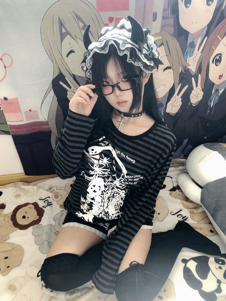 Black & Gray Stripe Pattern Skeleton Print Long Sleeves Punk T-shirt