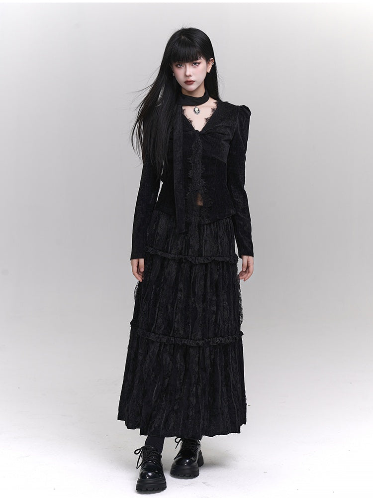 Gothic Black Lace V-Neck Slim-fitting Top