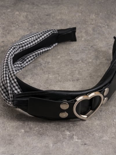 Black Gothic Plaid Pattern With Heart Buckle Decorated KC