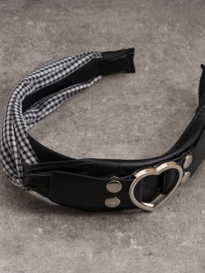 Black Gothic Plaid Pattern With Heart Buckle Decorated KC