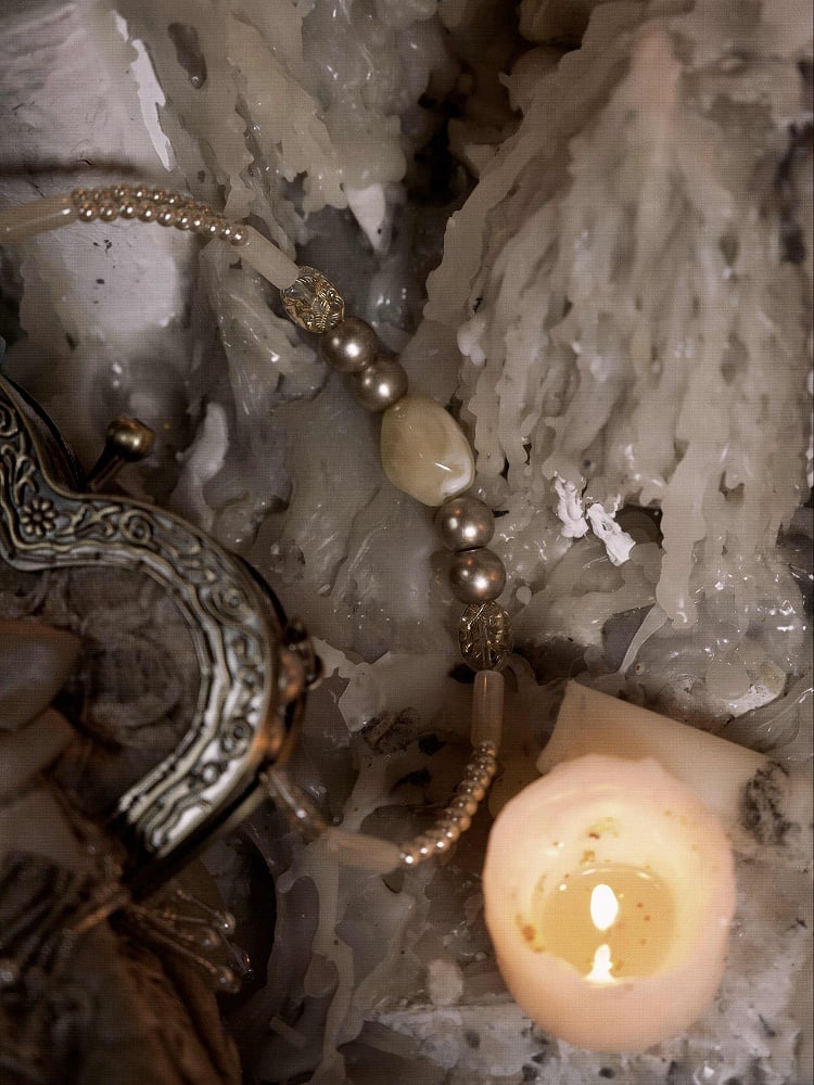 Bead Tassels Vintage Kiss-lock Closure Hand Bag