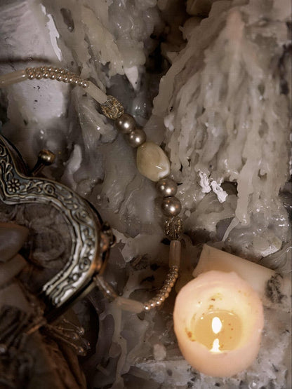 Bead Tassels Vintage Kiss-lock Closure Hand Bag