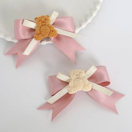 A Pair of Sweet Bowknot Hairclips with Beige & Brown Bear Decorations