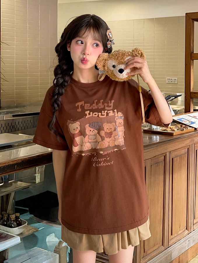 Adorable Teddy Bear Print Brown Round Neck Loose T-shirt with Mushroom Plushie