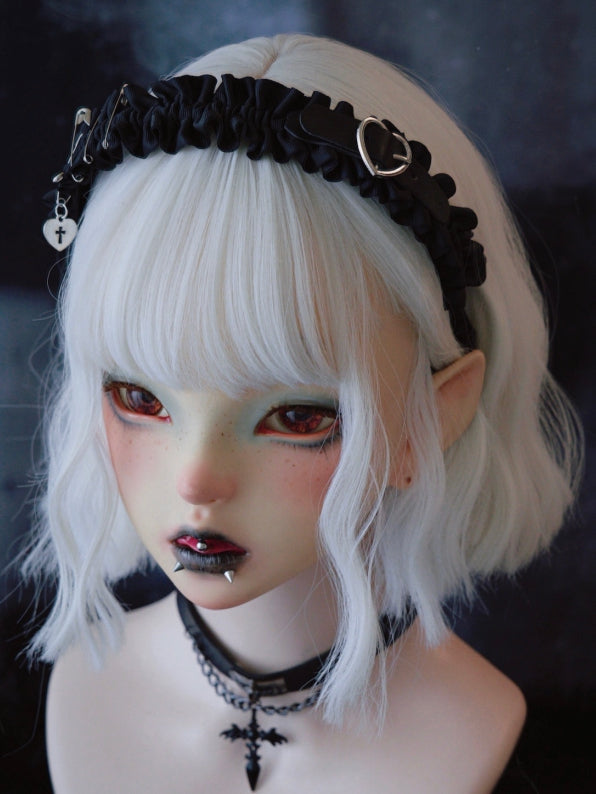 Black Gothic Ruffle Trim Heart Buckle Decorated Pins Design KC