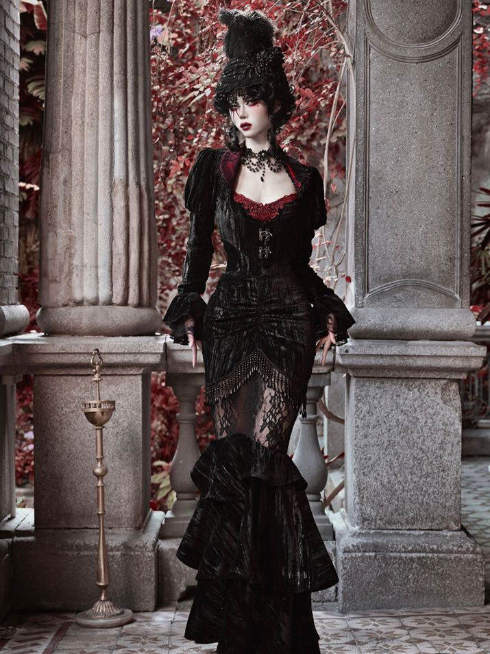 Halloween Gothic Black Velvet Cropped Jacket with Sequins Collar Vampire Jacket