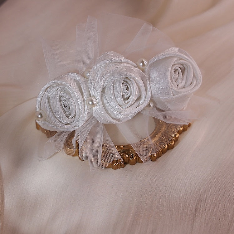 White Rosettes Hairclip