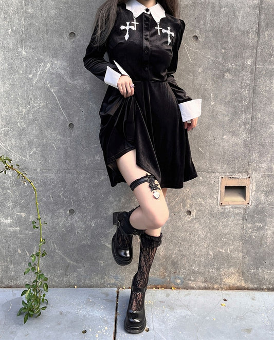 Clearance-Size M for Bust 93CM Punk Cross Design Bat Wing-shaped Collar Velvet Dress