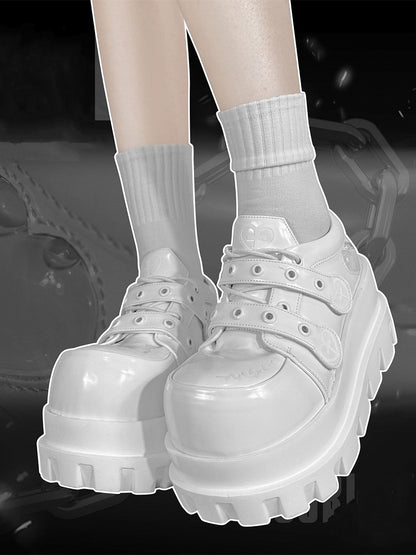 White Water Injected Heart Design Platforms