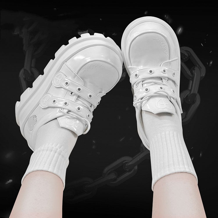 White Water Injected Heart Design Platforms