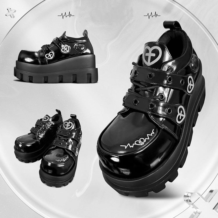 Black Water Injected Heart Design Platforms