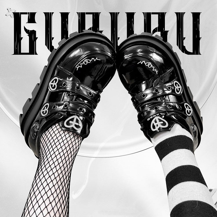 Black Water Injected Heart Design Platforms