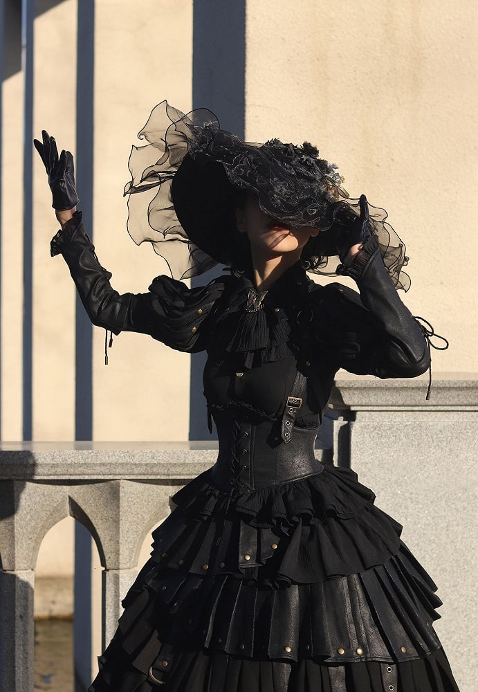 Black Gothic Lolita Under Bust Corset High Waist Layered Pleated Skirt with Shoulder Straps