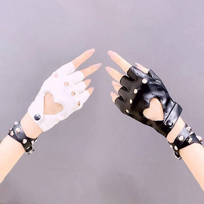 Heart-shaped Cutout Black/White PU Gloves