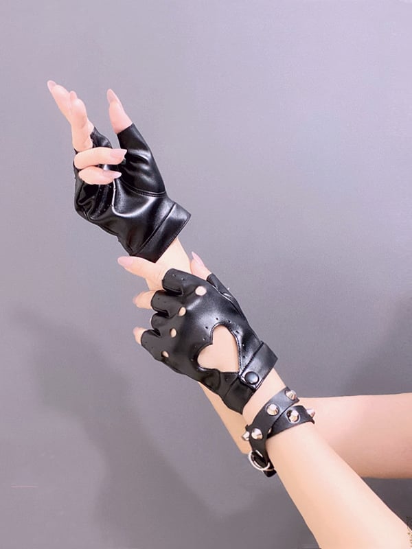 Heart-shaped Cutout Black/White PU Gloves