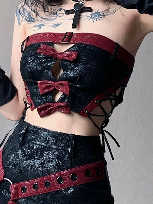 Black PU Strapless Cropped Top with Red Bowknots Music Festival Outfits
