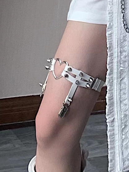Black/White Heart Ring Sharp Studs Garter