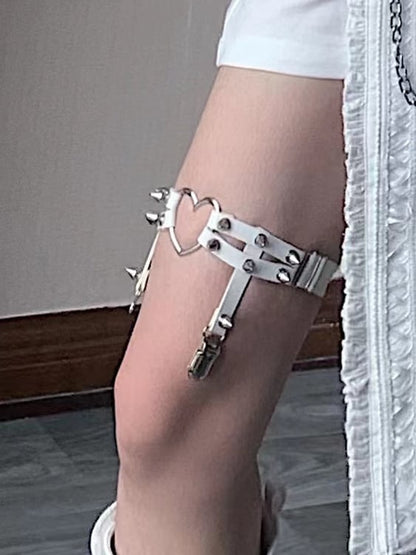 Black/White Heart Ring Sharp Studs Garter